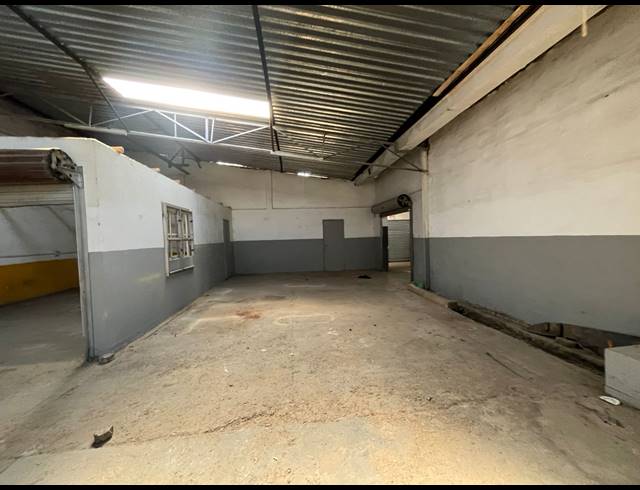 323M² WAREHOUSE TO LET IN SEBENZA
